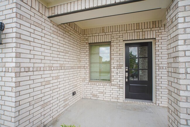 Building Photo - 10614 Whitejacket