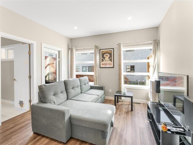 Photo du bâtiment - 340 John Angus Dr