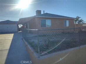Building Photo - 322 Maxine Ave