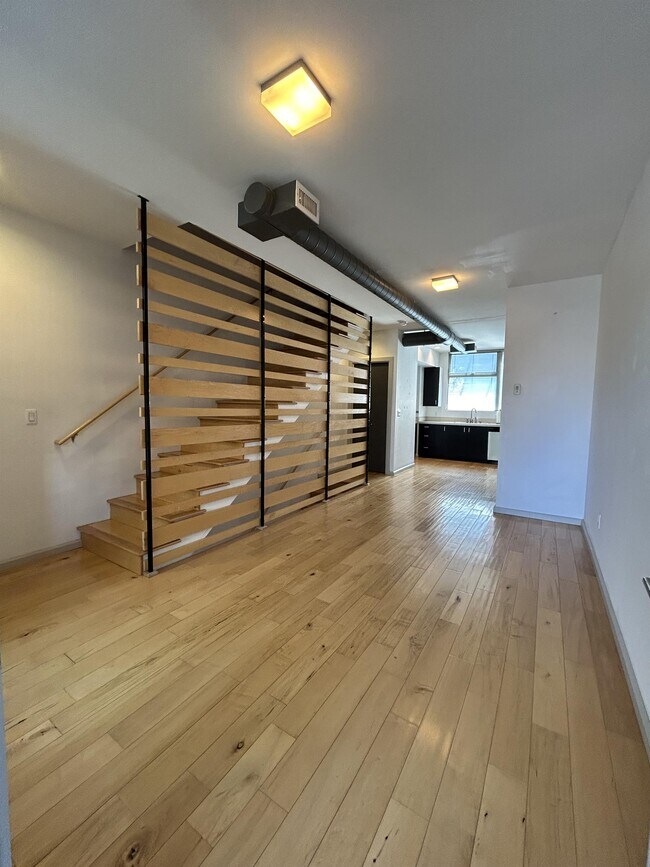 Building Photo - 339 Platinum St SW