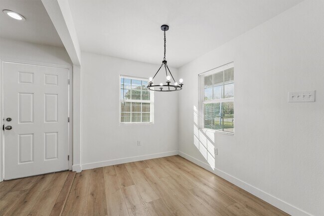 Foto del edificio - 5406 Firefly St