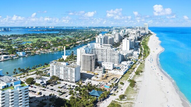 Foto del edificio - 5313 Collins Ave