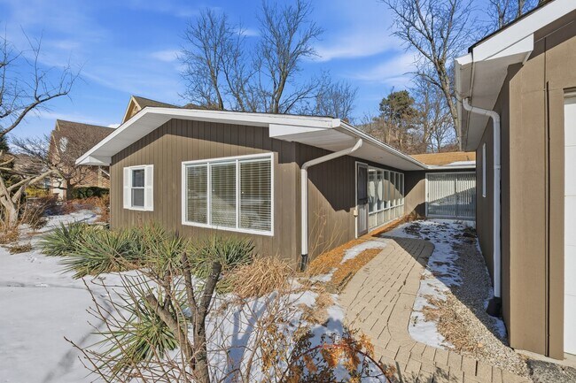 Foto del edificio - 5611 S Quincy St