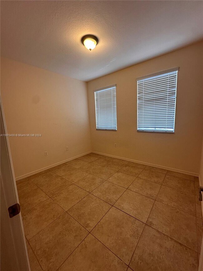 Building Photo - 12161 SW 125th Ct