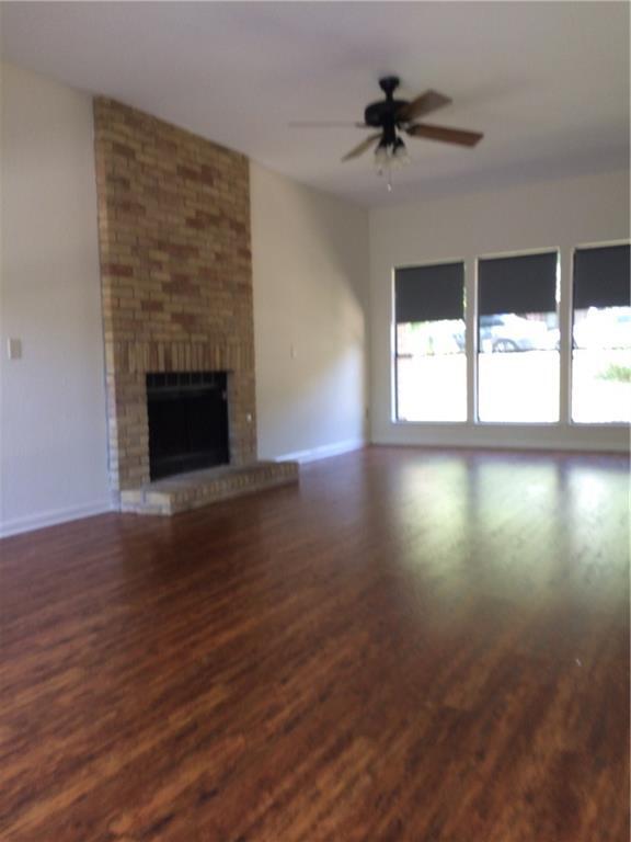 Foto del edificio - 6604 Hart Ln