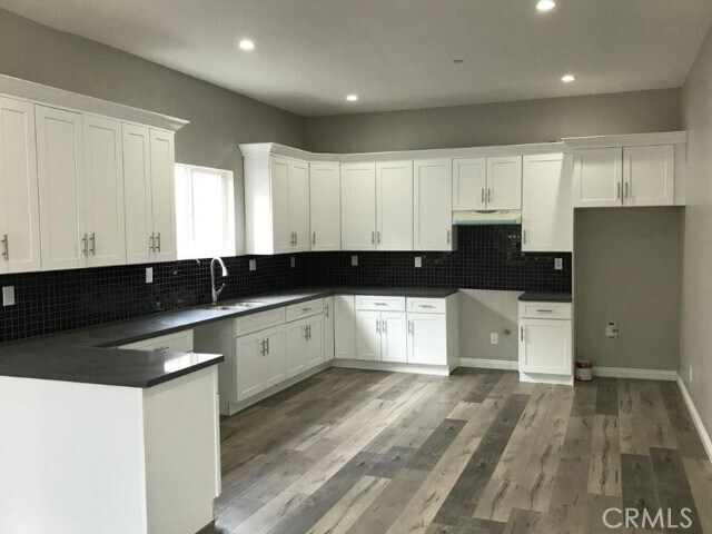 Foto del edificio - 1476 E 107th St