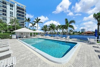 Building Photo - 6279 Bay Club Dr