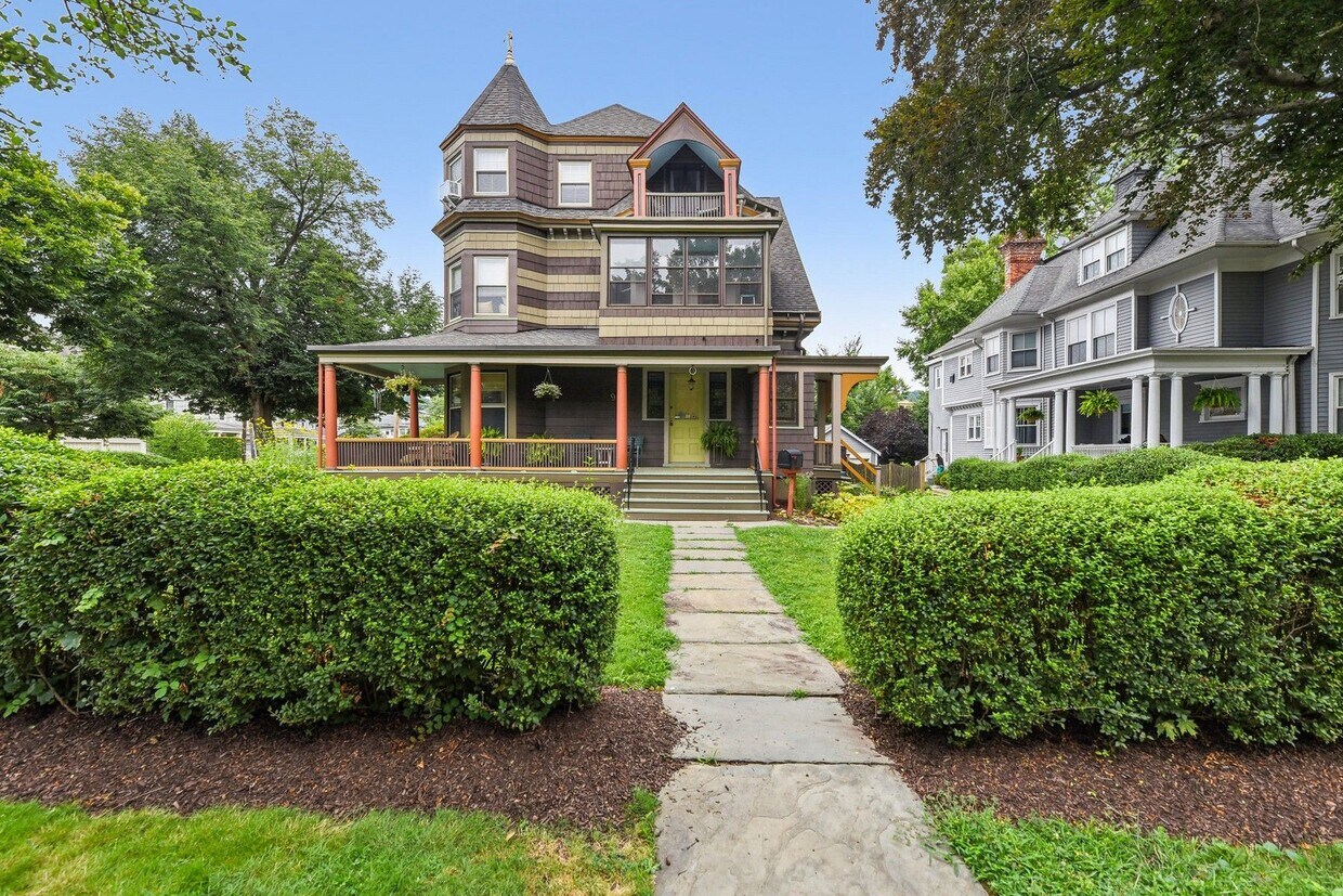 Foto principal - 90 Midland Ave