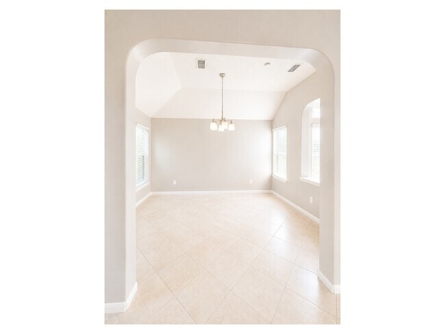 Building Photo - 31 Auburn Path Dr