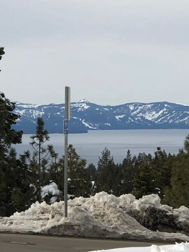 Foto del edificio - Available for long- or short-term rent. Available now.