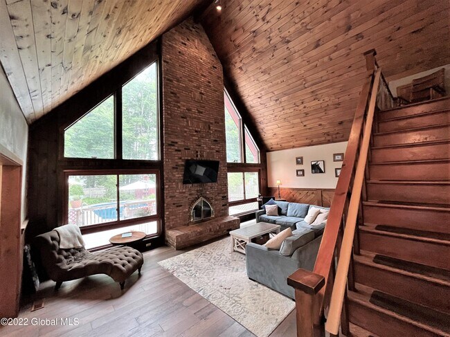 Building Photo - 373 Northern Pines Rd