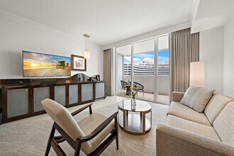 Building Photo - 4391 Collins Ave