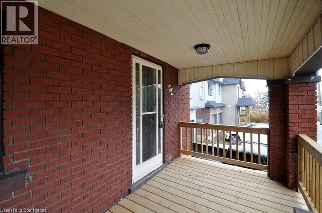 Building Photo - 44 Martin St