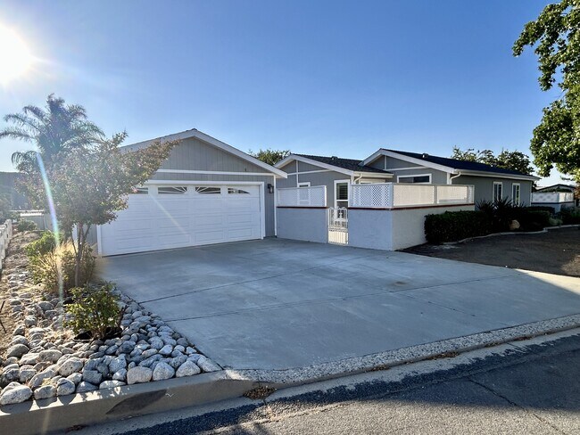 Building Photo - 34793 The Farm Rd