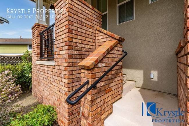 Building Photo - 6622 Solitude Ct
