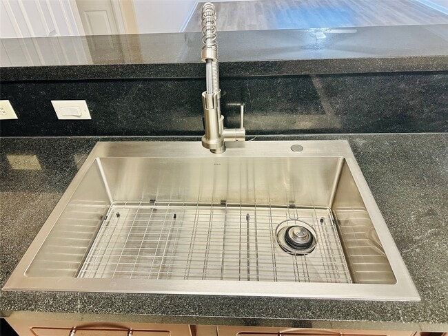 Foto del edificio - 6611 W Sam Houston Pkwy S