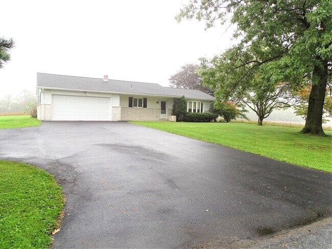 Foto del edificio - 236 Deep Run Rd