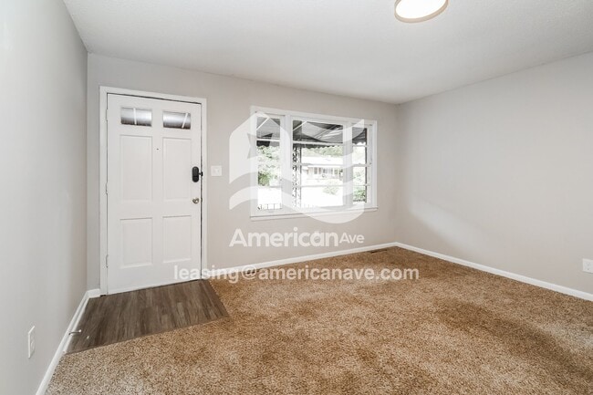 Building Photo - 105 Carver St