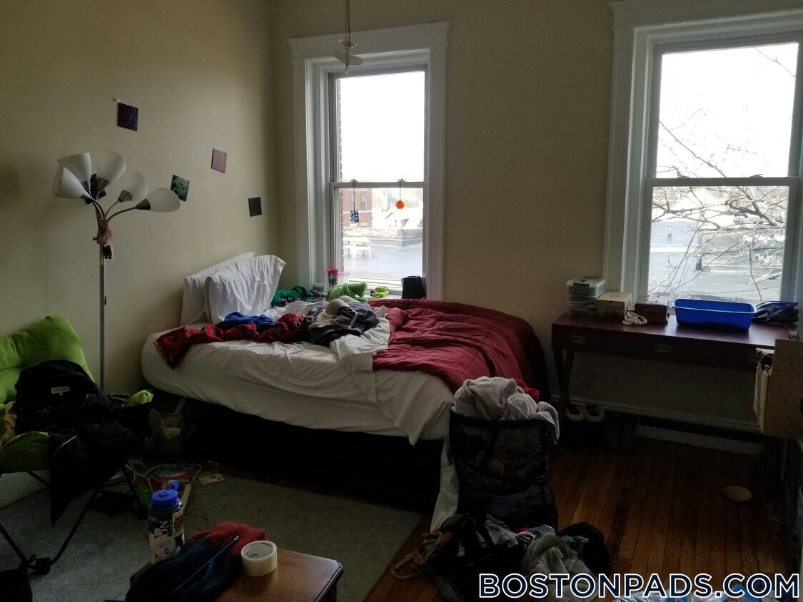 Foto principal - 1193 Commonwealth Ave