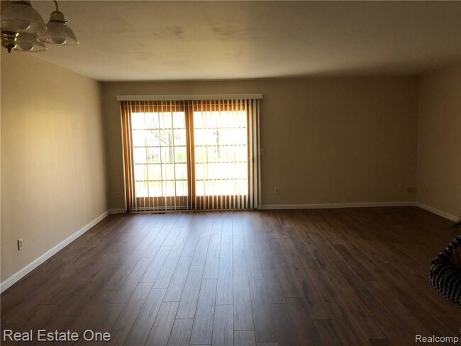 Building Photo - 675 Tennyson