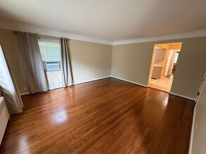 Building Photo - 5556 Beechmont Ave