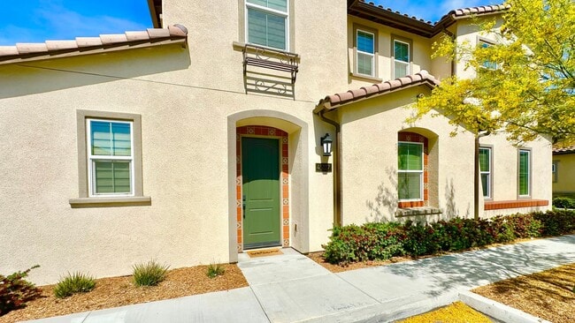 Building Photo - Beautiful Two-Story in the Private and Gat...