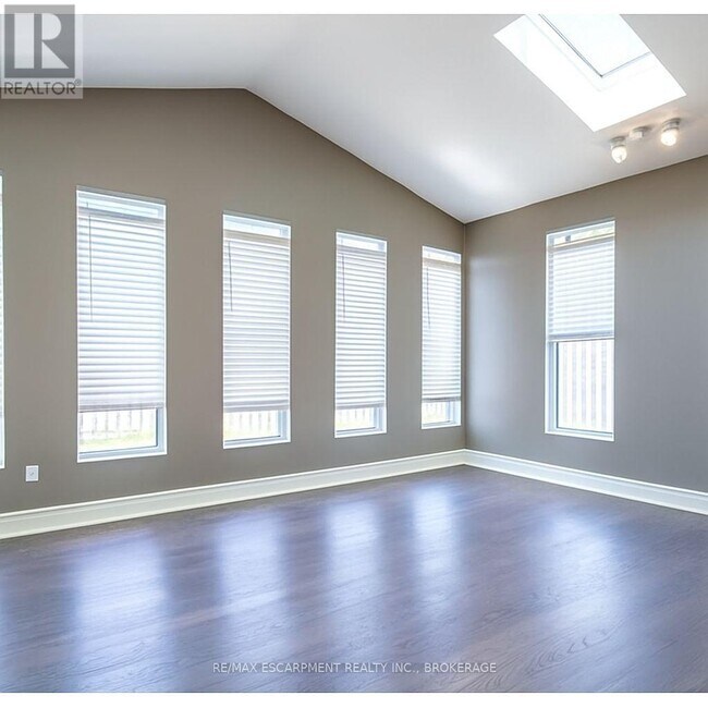 Building Photo - 3829 Northwood Dr