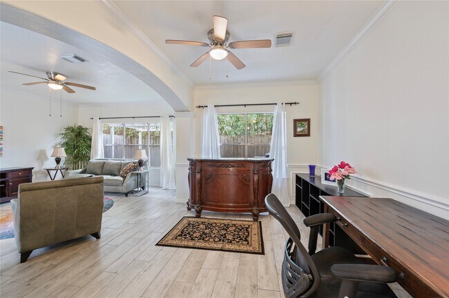 Foto del edificio - 2060 Glencove Dr