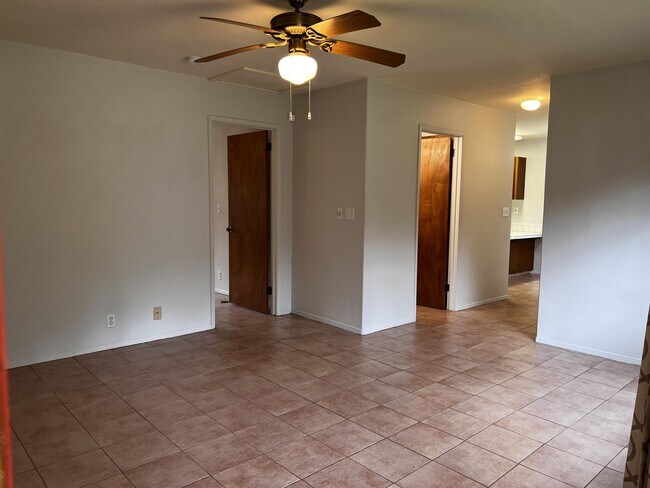 Foto del edificio - 11-3774-3774 3rd St