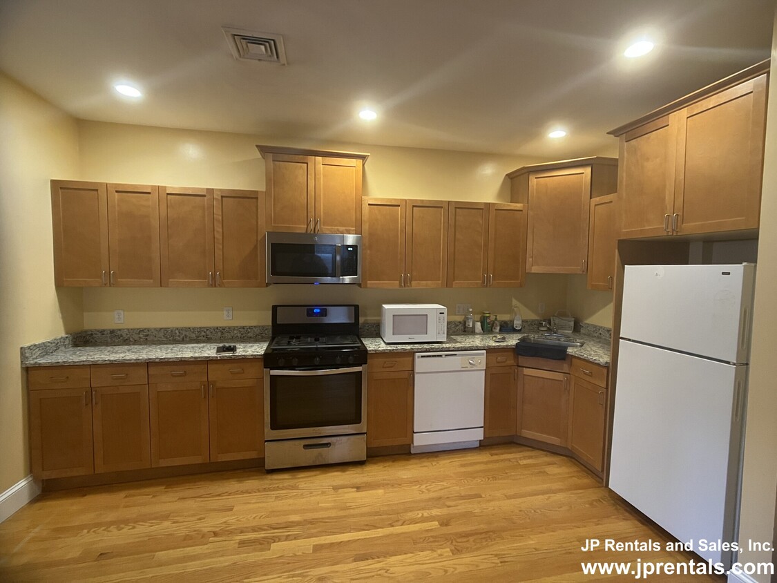 Foto principal - 111 Heath St