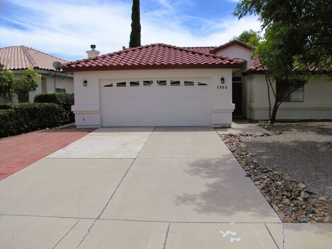Foto del edificio - 5304 Cedar Springs Dr