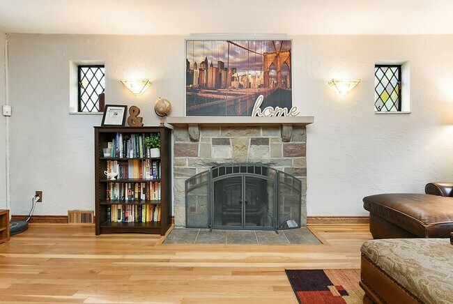 Foto del edificio - 1706 Pioneer Ave