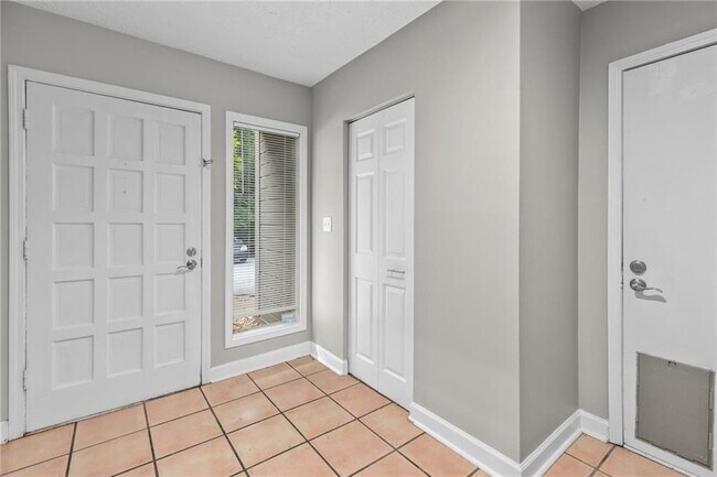 Foto del edificio - 2875 Torreya Way SE