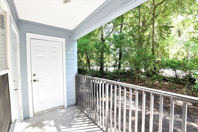 Building Photo - 610 SW 11th Ln