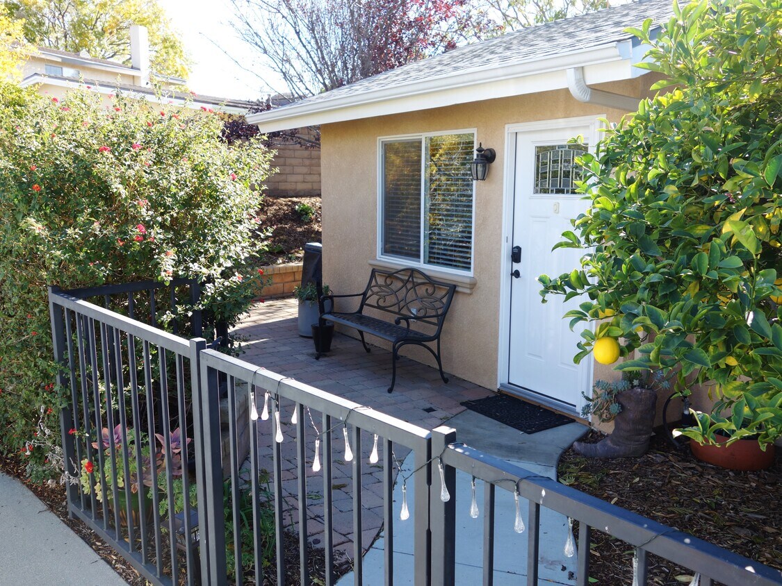 Primary Photo - 25612 Oakbar Ct
