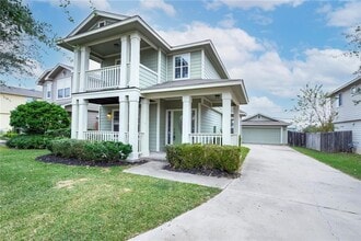 Building Photo - 2735 Fairview Dr