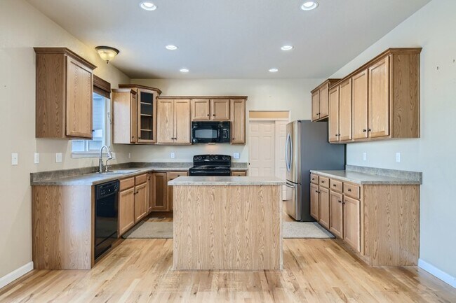 Foto del edificio - 16529 E 99th Way, Commerce City, CO, 80022