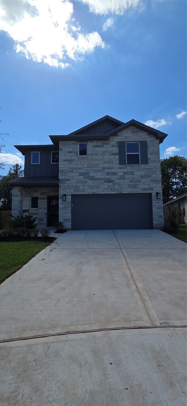 Building Photo - 18609 Timber Gln Ct