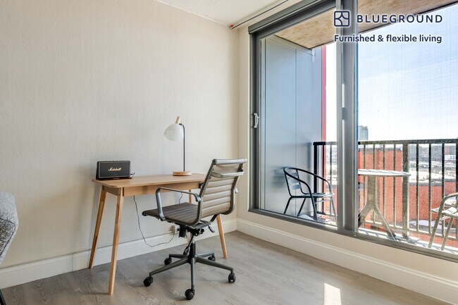 Foto del edificio - 812 Memorial Dr