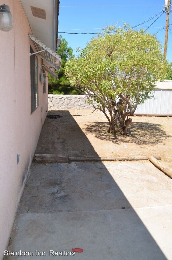 Building Photo - 3 br, 2 bath House - 1973 Redwood St.