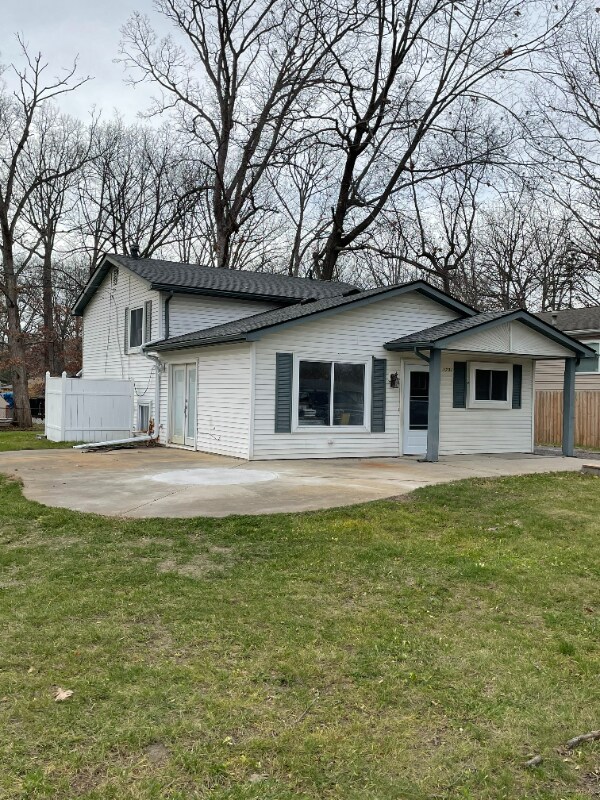 1701 Maxfield Lake Rd, Hartland, MI 48353 House Rental in Hartland