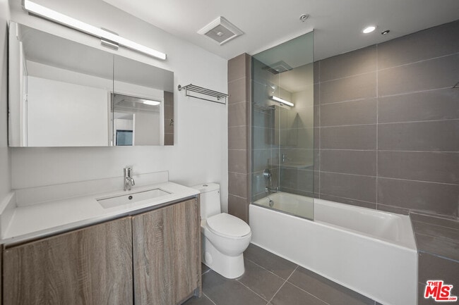 Building Photo - 5800 Harold Way