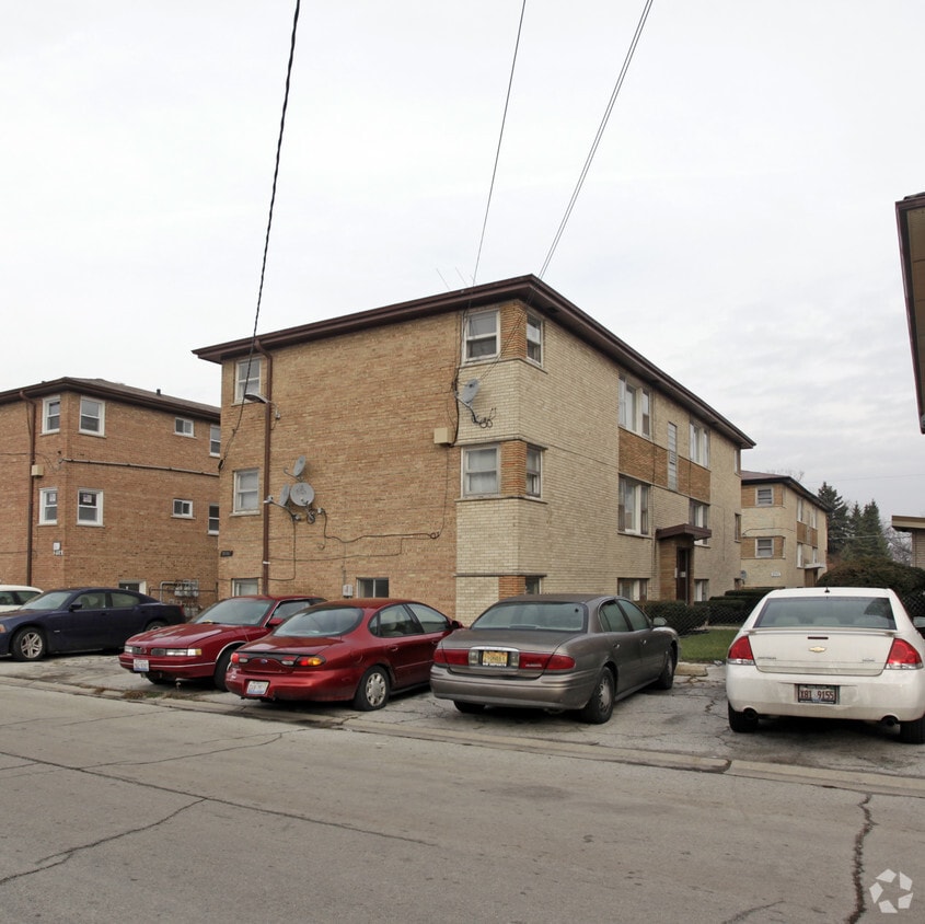 2110 W 135th Pl, Blue Island, IL 60406 Apartments in Blue Island, IL