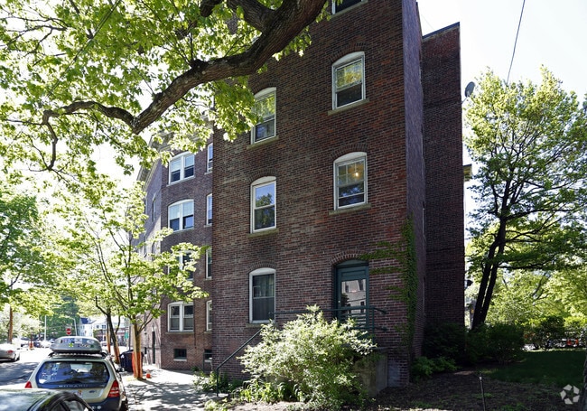 Building Photo - 271 Huron Ave