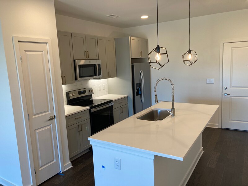 Foto principal - 1677 54th Ave N