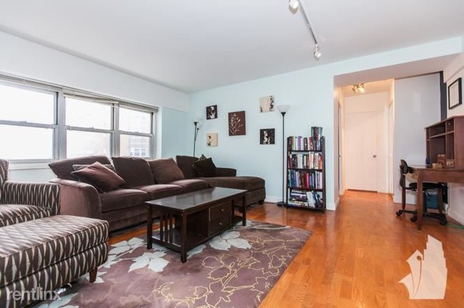 Building Photo - 1 br, 1 bath - 4970 N Marine Dr Apt 921