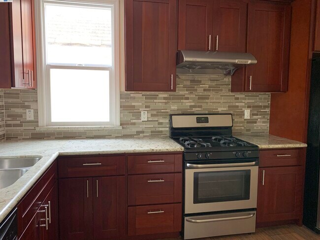 Foto del edificio - 1015 Capitol Ave