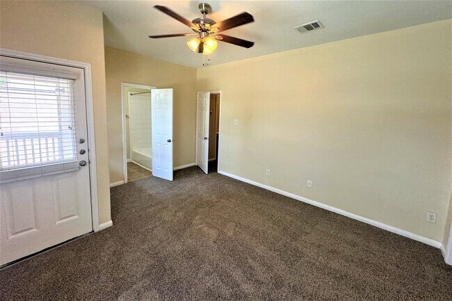 Foto del edificio - 6348 Austinville Dr