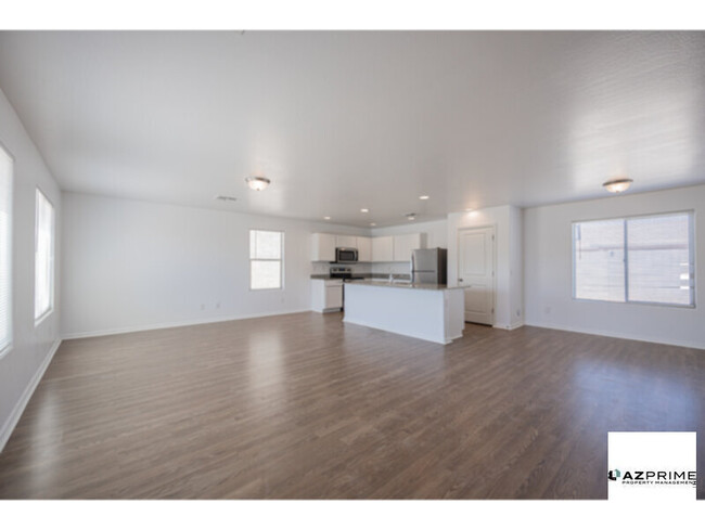 Foto del edificio - Live the Lifestyle You Deserve in this Rad...