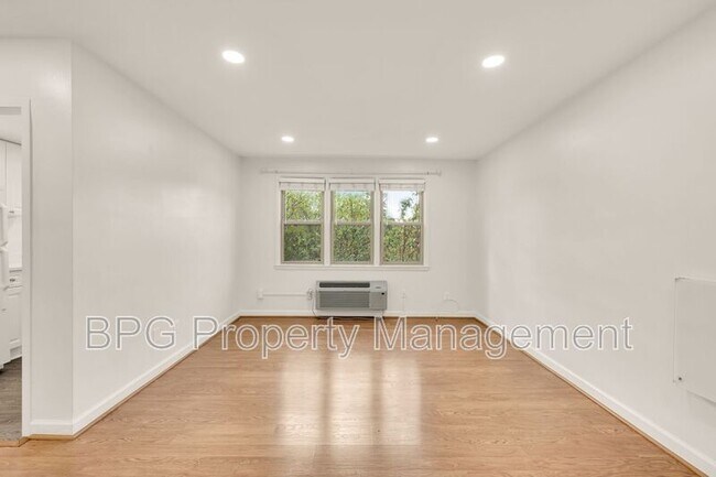 Foto del edificio - 4635 20th Rd N